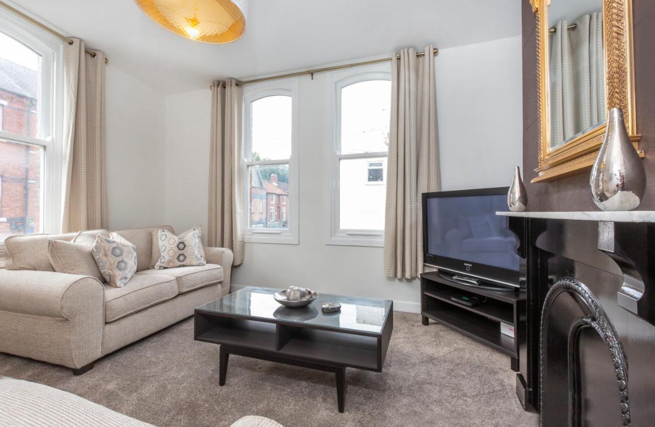 Portland Street With Free Parking Apartemen *